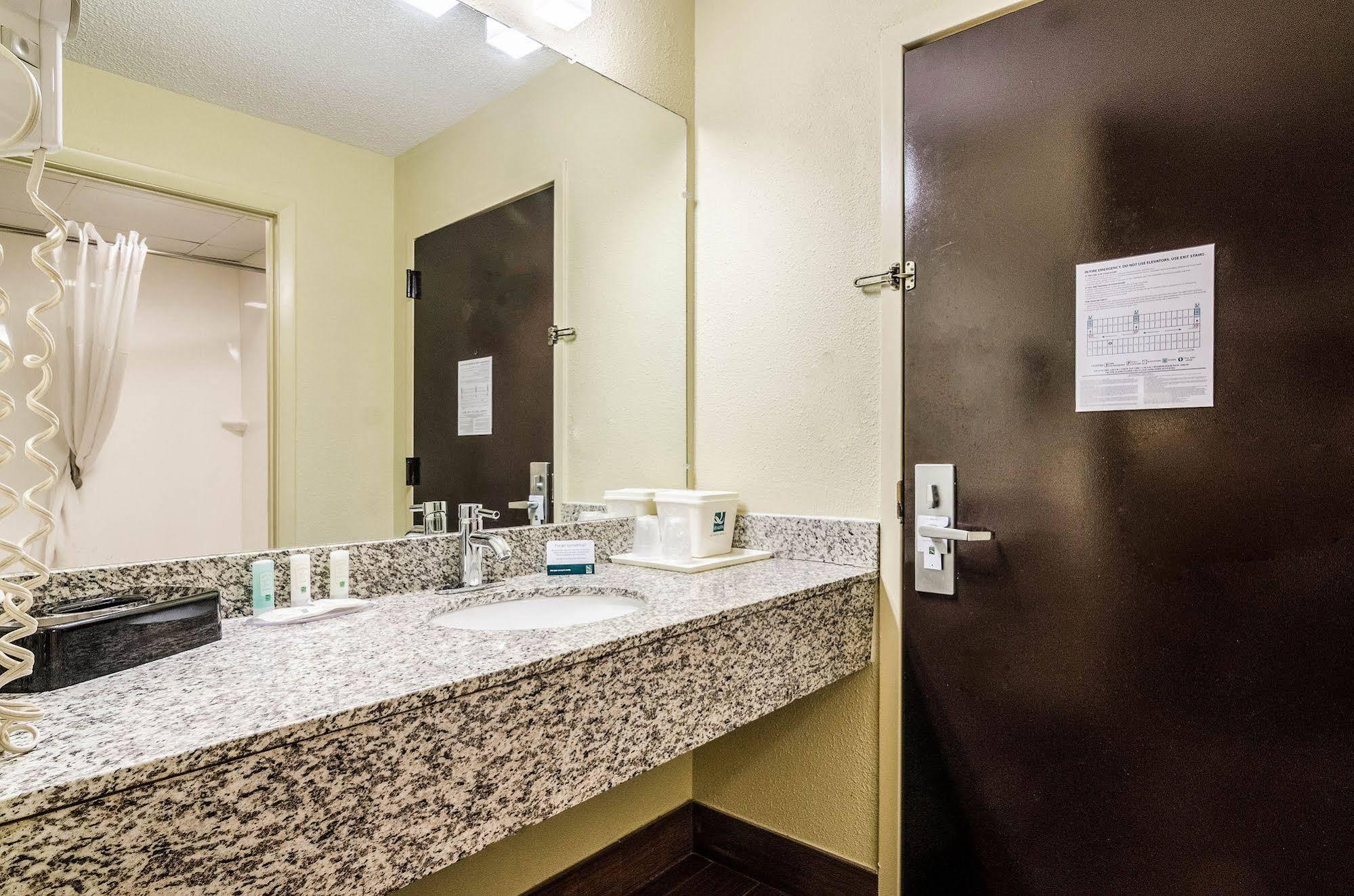 Quality Inn Whiteville North Bagian luar foto