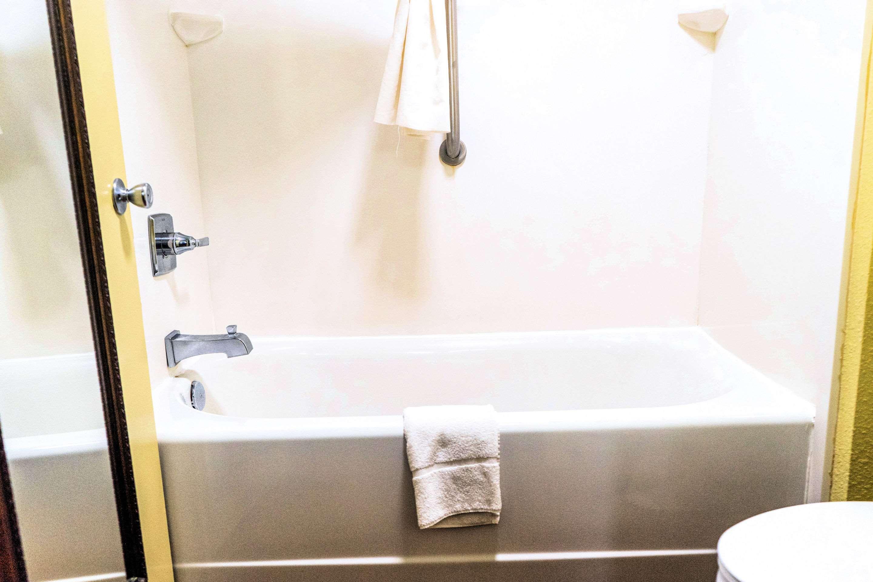 Quality Inn Whiteville North Bagian luar foto