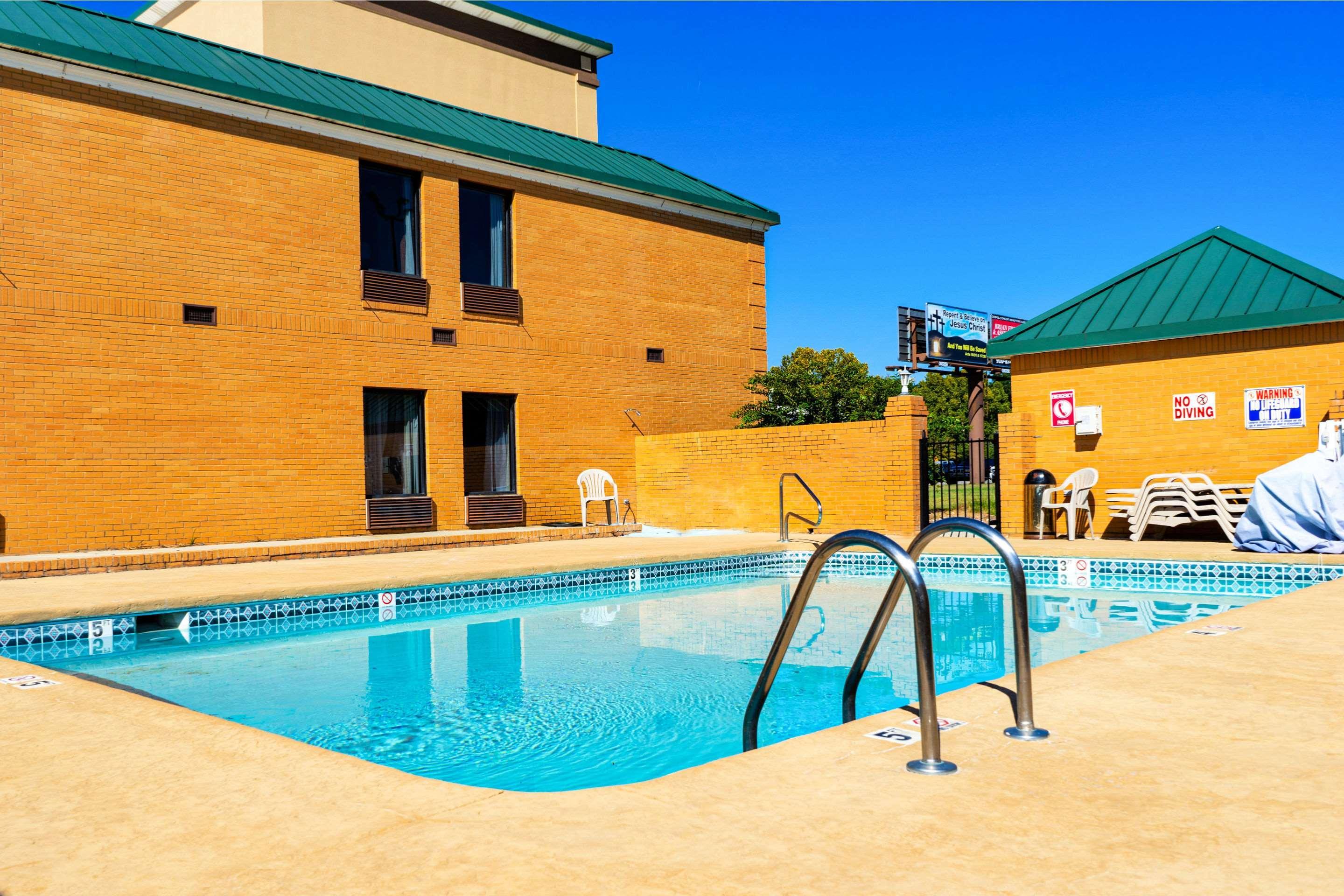 Quality Inn Whiteville North Bagian luar foto
